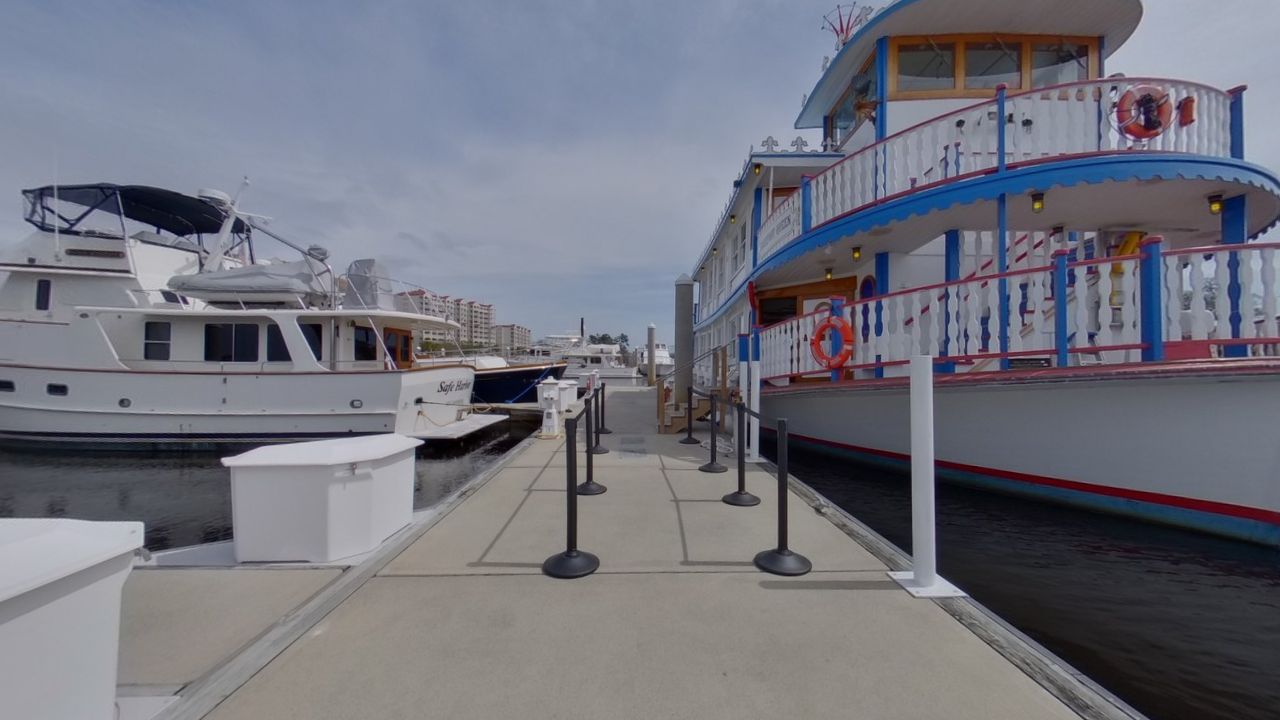 Barefoot Queen Riverboat Cruises