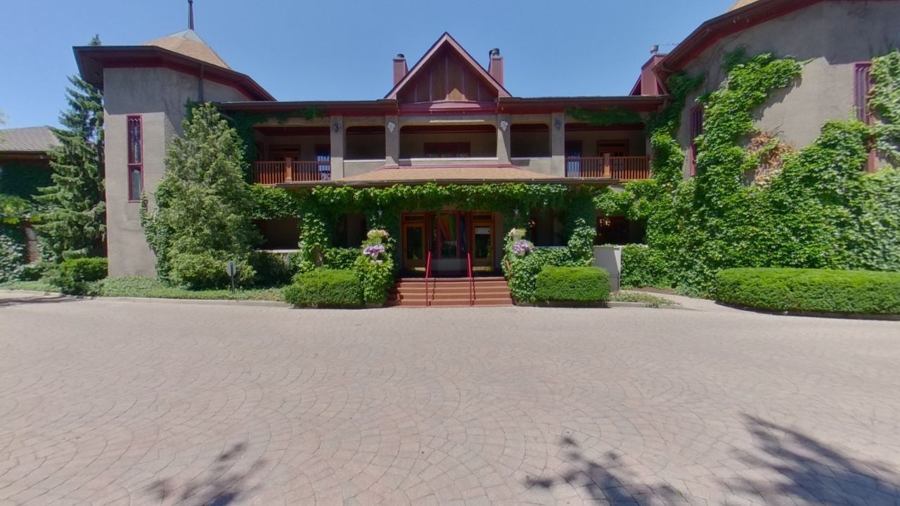 Lynfred Winery Bed & Breakfast Suites